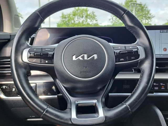 Used 2025 Kia Sportage EX FWD image 11