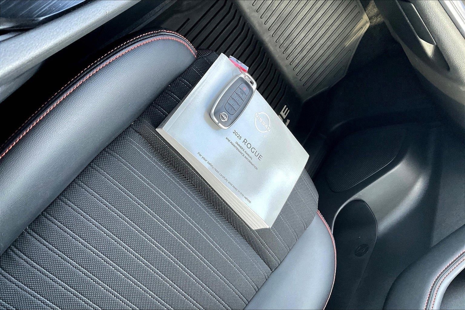 Certified 2025 Nissan Rogue SV image 17