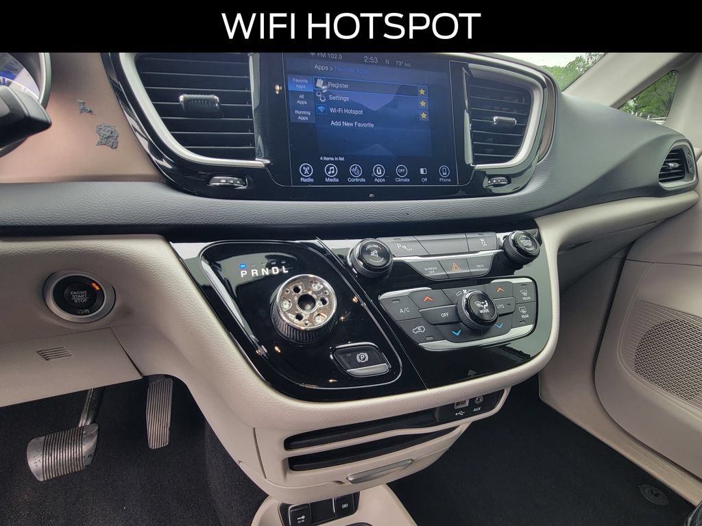Used 2017 Chrysler Pacifica Touring-L FWD image 27