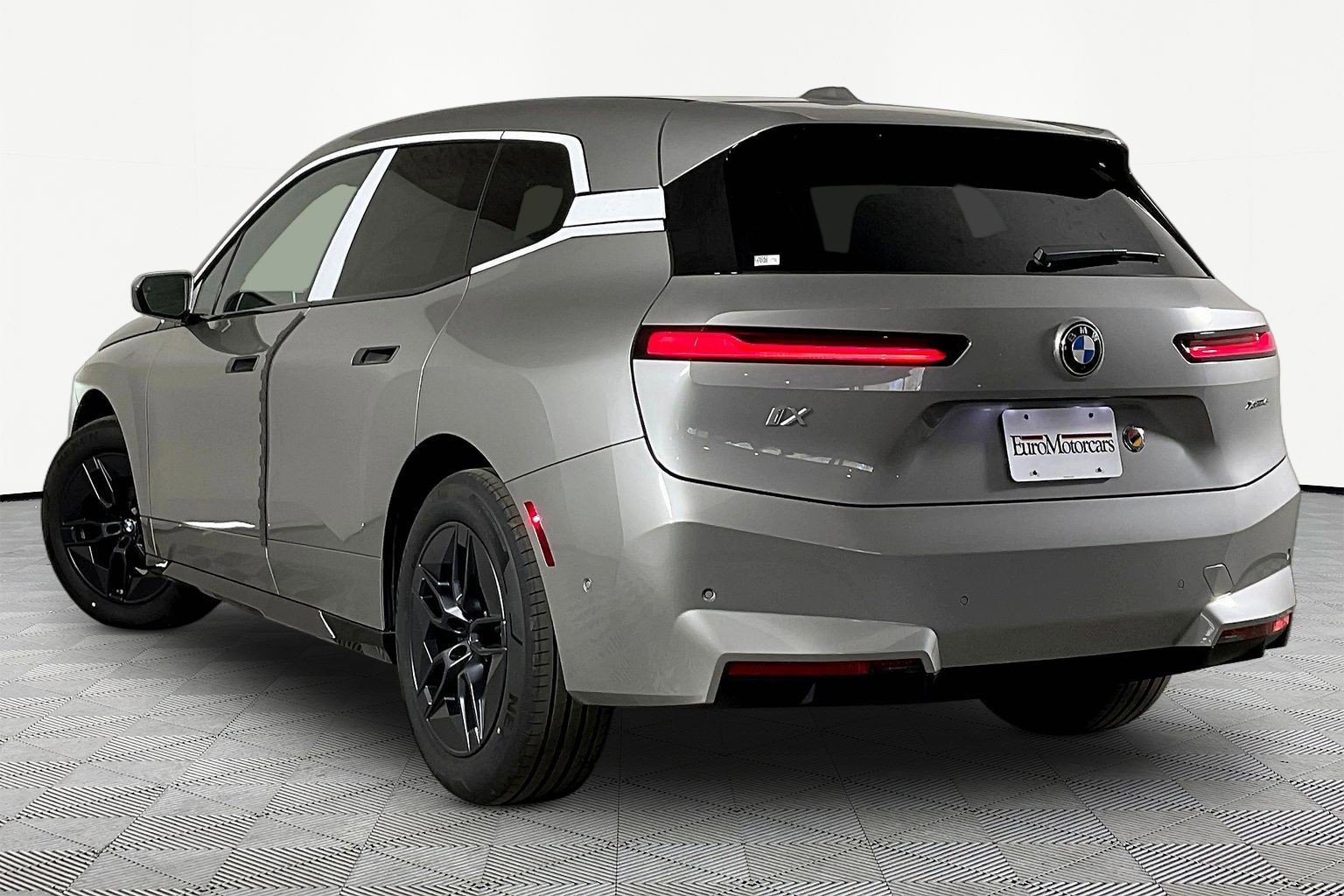 New 2026 BMW iX xDrive45 AWD/4WD image 5