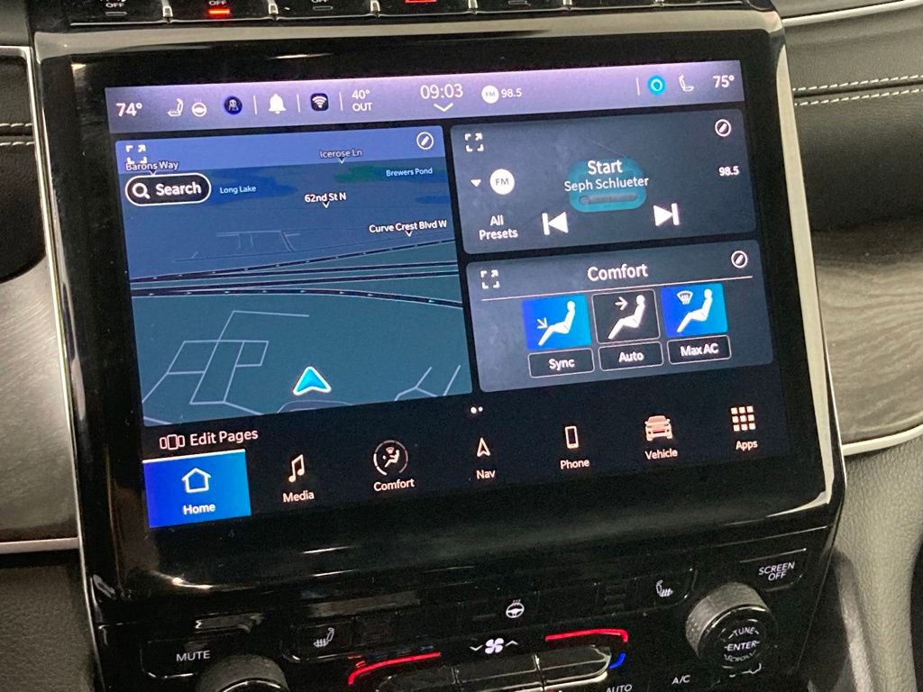 Used 2023 Jeep Grand Cherokee Limited image 4