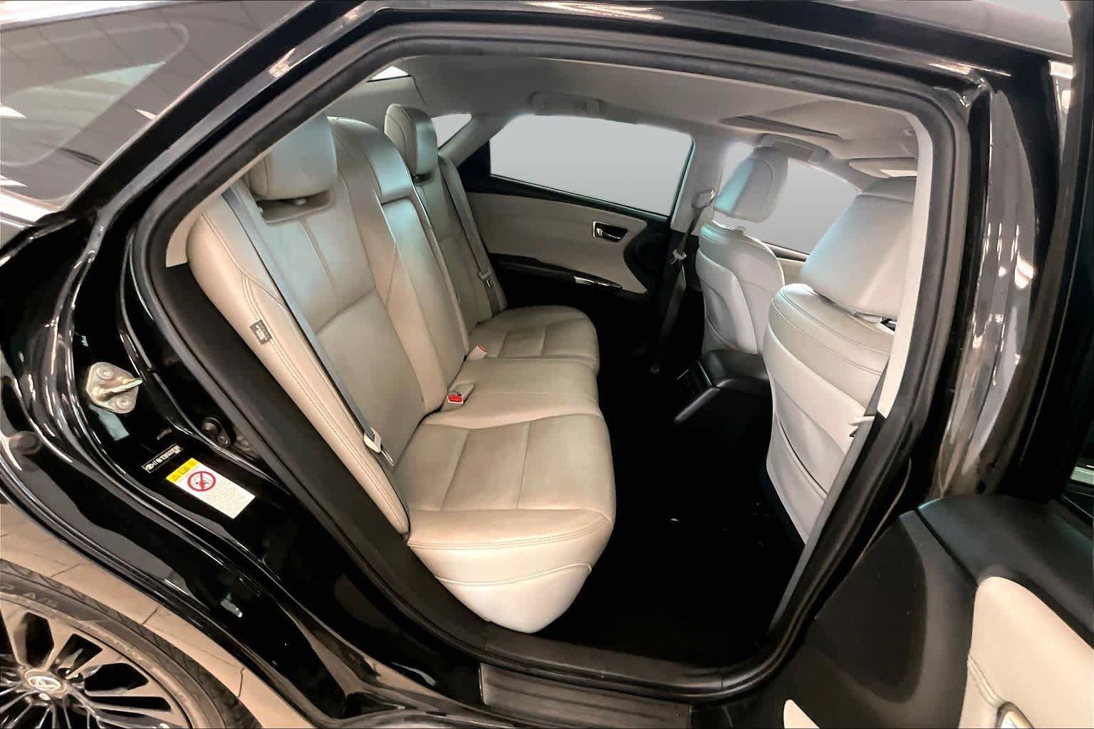 Used 2016 Toyota Avalon Touring FWD image 19