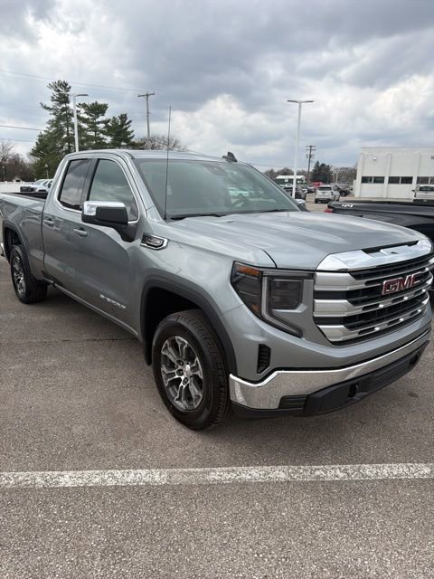 New 2026 GMC Sierra 1500 SLE image 3