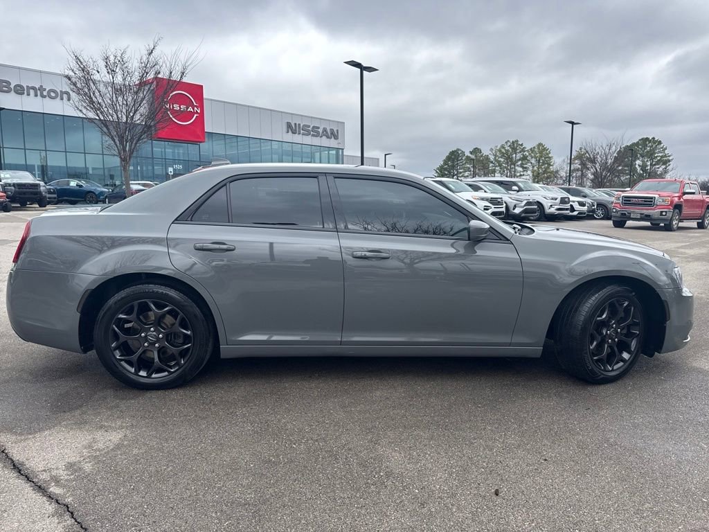 Used 2019 Chrysler 300 S image 3