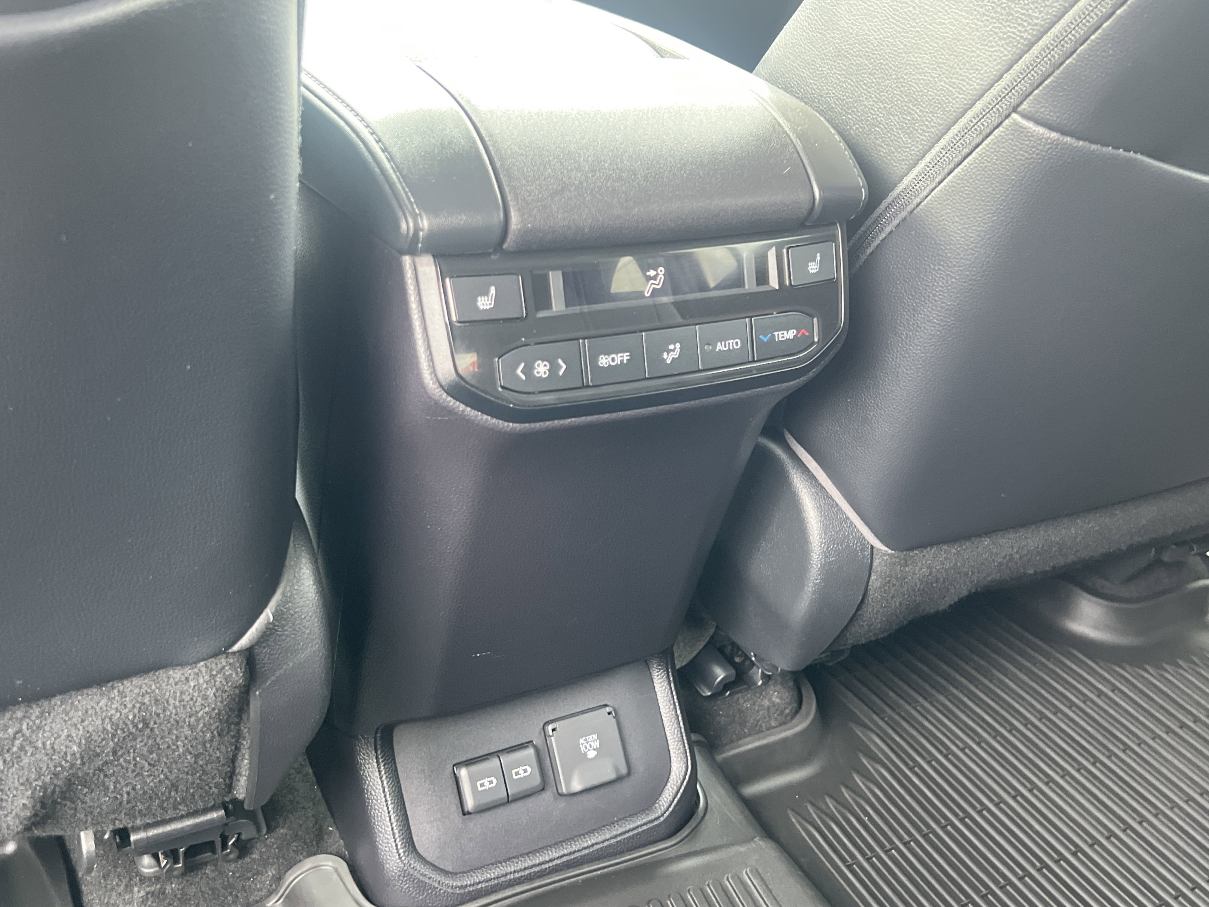 Used 2023 Toyota Highlander Platinum image 21