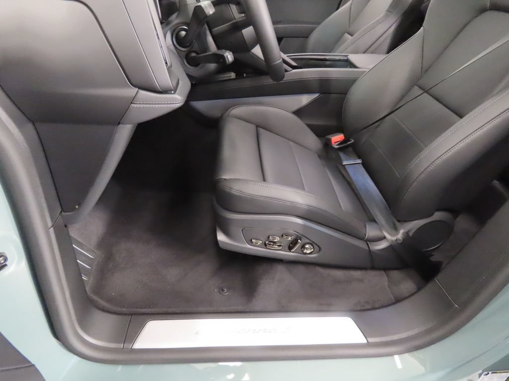 New 2026 Porsche Cayenne S AWD/4WD image 41