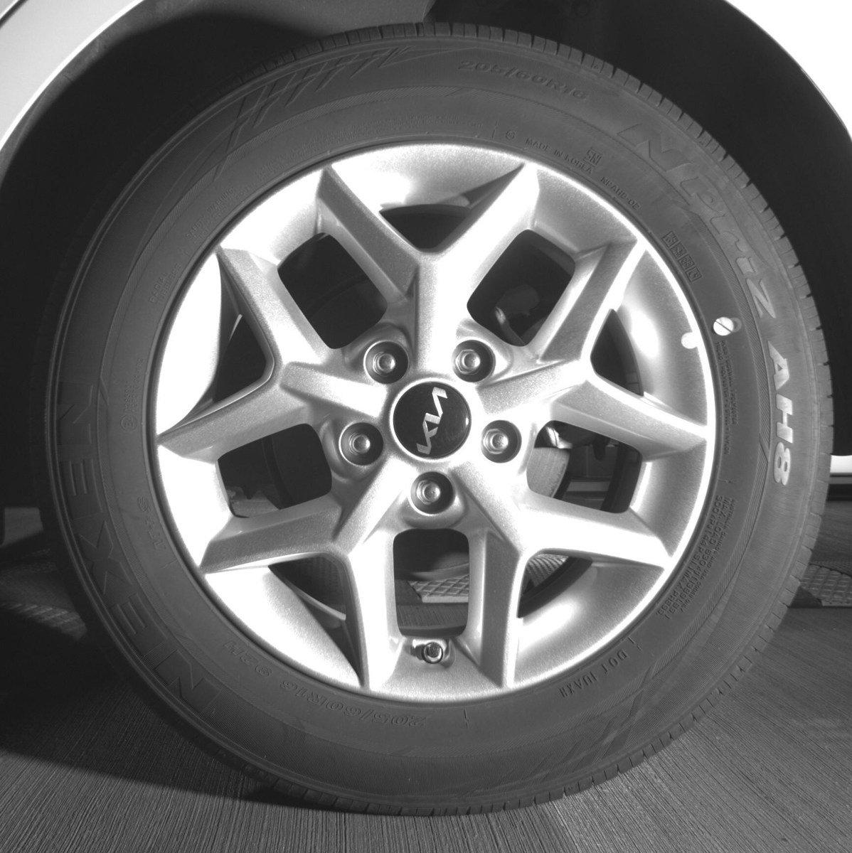Used 2025 Kia Soul LX w/ LX Technology Package FWD image 11