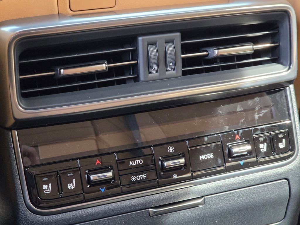 New 2026 Lexus LX 700h Luxury image 40