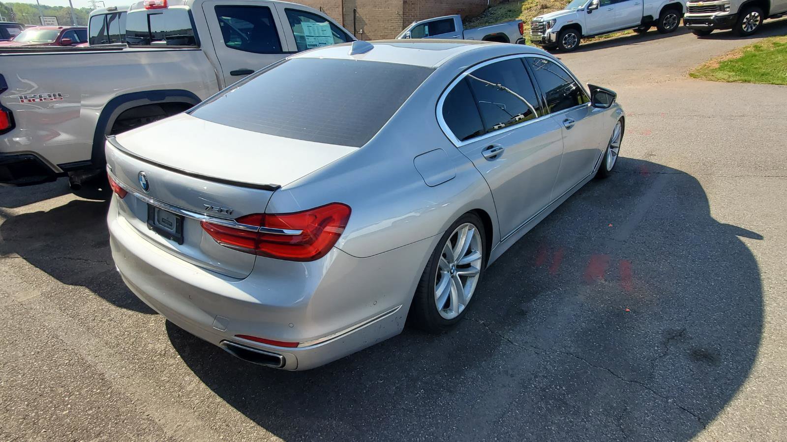 Used 2016 BMW 750i xDrive image 9