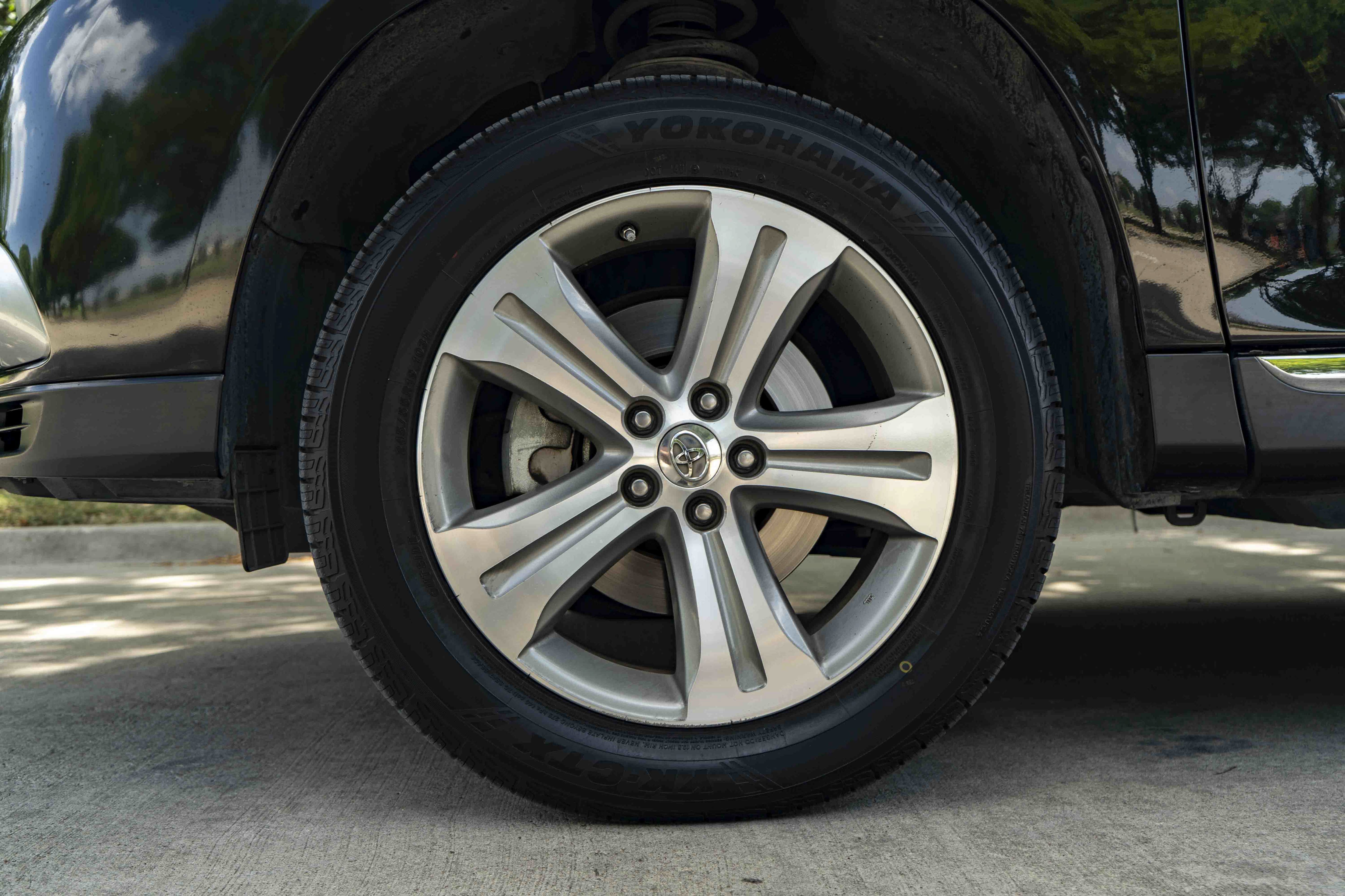 Used 2012 Toyota Highlander Limited FWD image 13