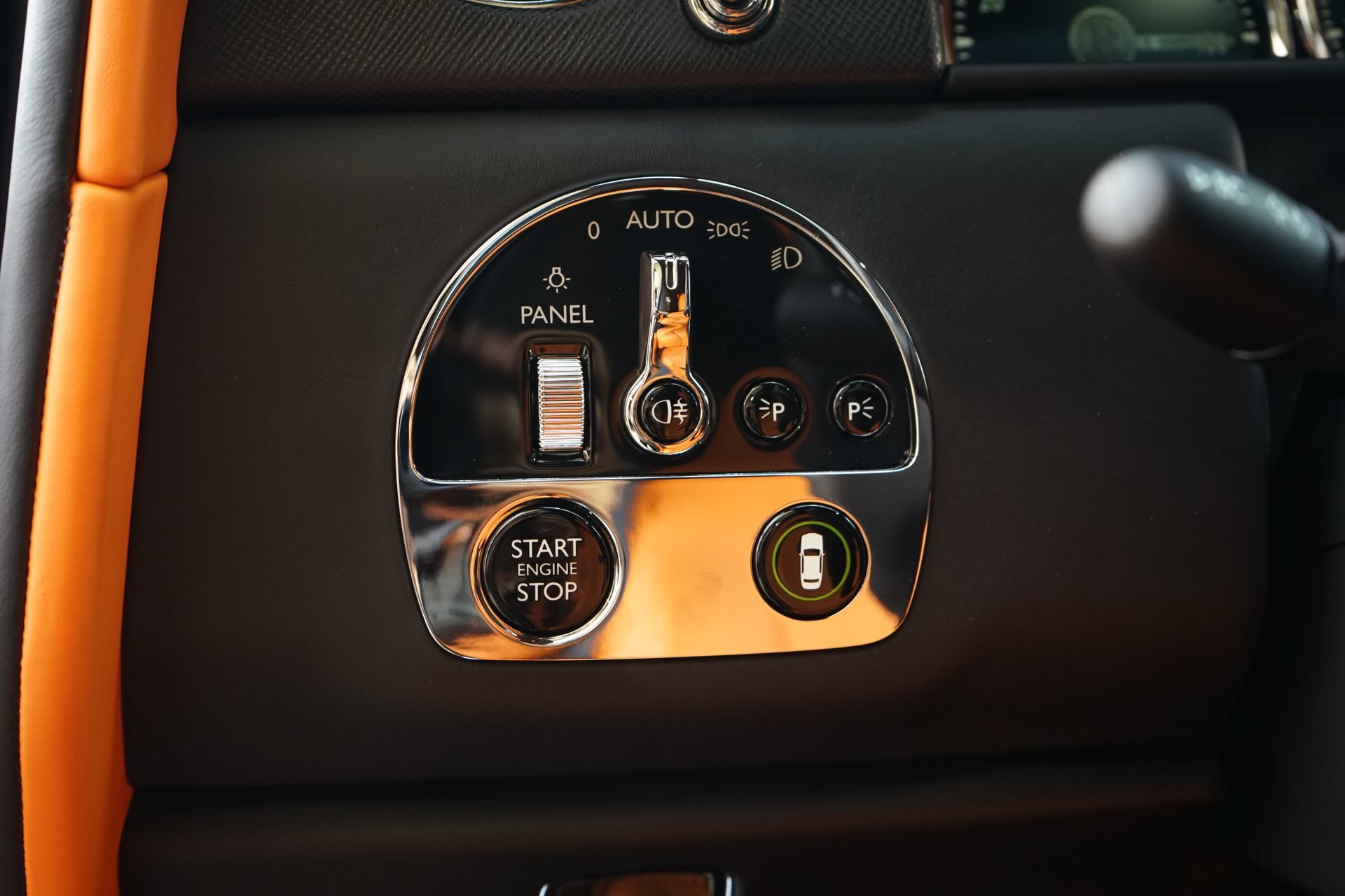 Used 2024 Rolls-Royce Cullinan AWD/4WD image 33
