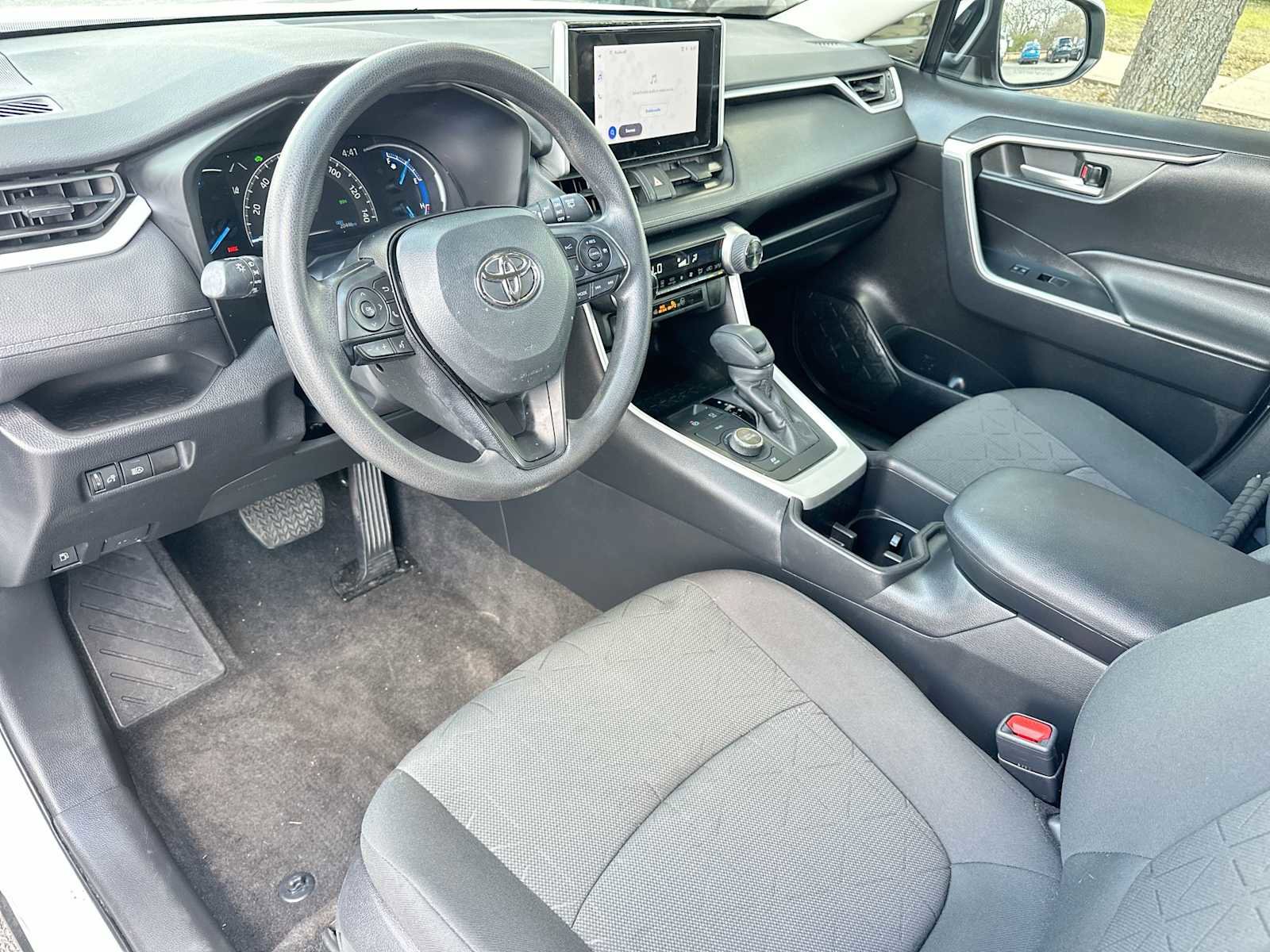 Used 2023 Toyota RAV4 AWD Hybrid image 18