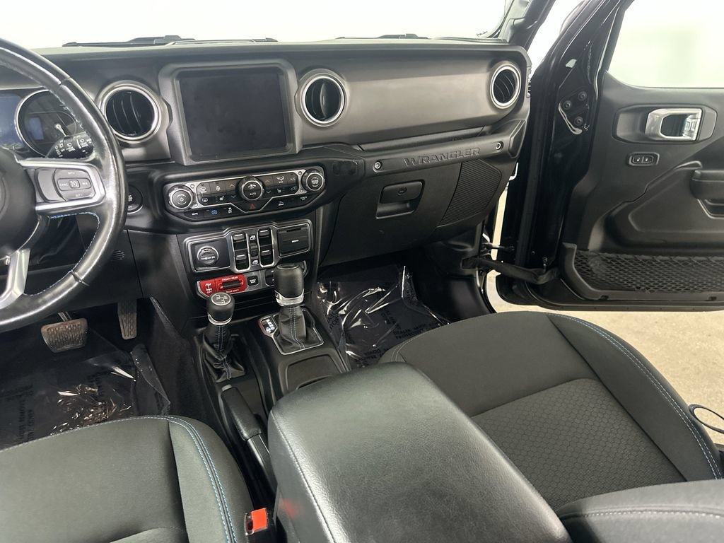 Used 2022 Jeep Wrangler Unlimited Rubicon 4xe w/ Cold Weather Group AWD/4WD image 19