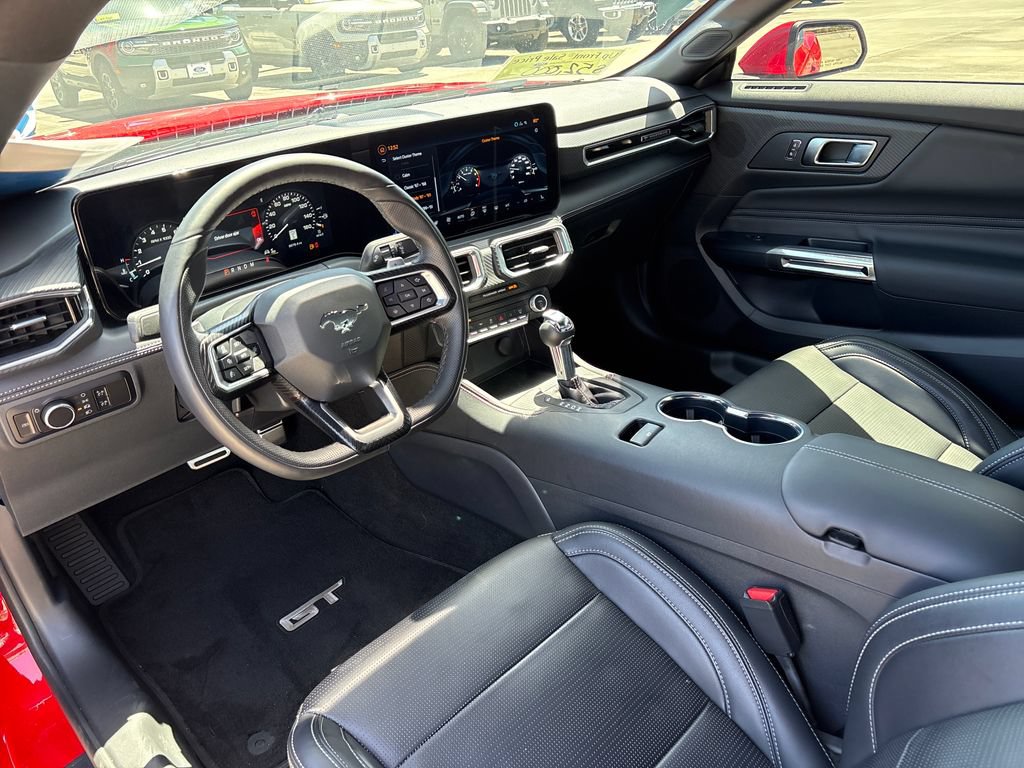 Used 2025 Ford Mustang GT Premium RWD image 10