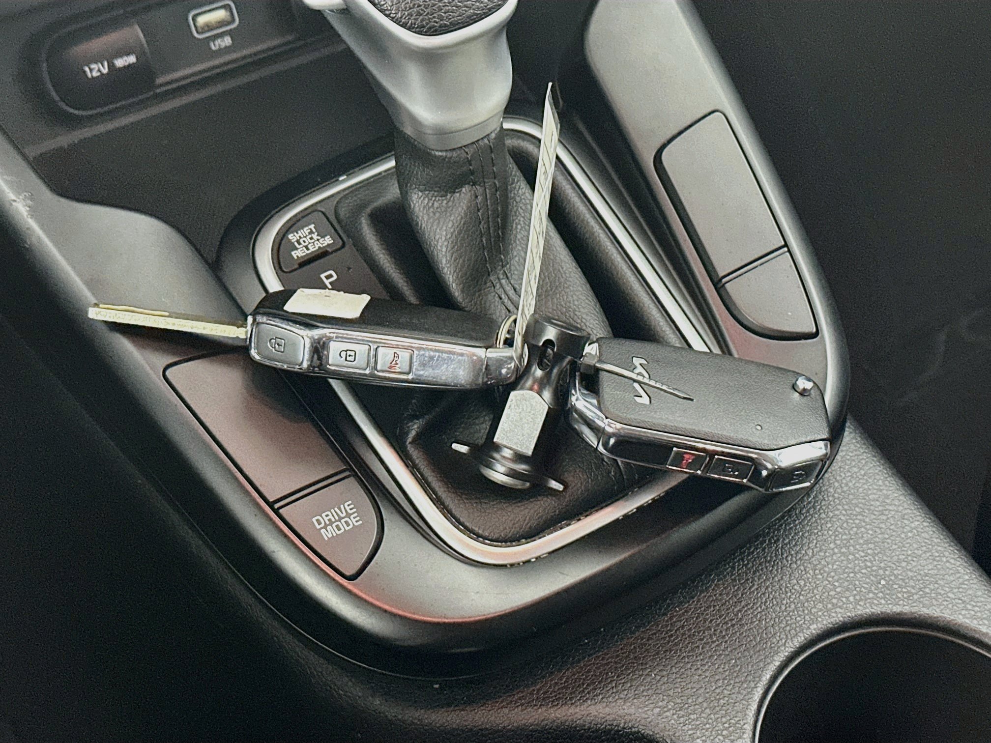 Used 2025 Kia Soul LX w/ LX Technology Package FWD image 25