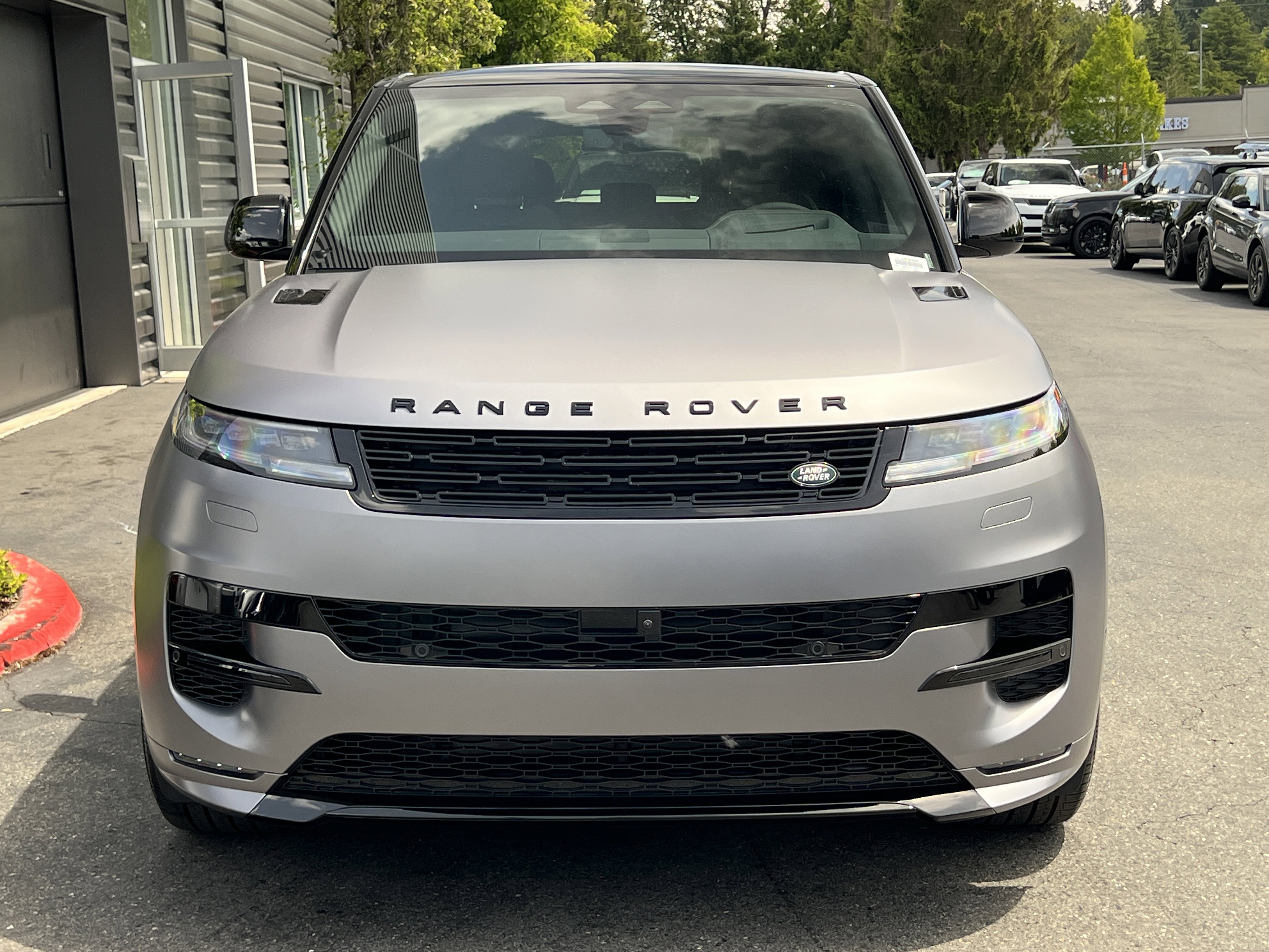 New 2025 Land Rover Range Rover Sport Autobiography image 4
