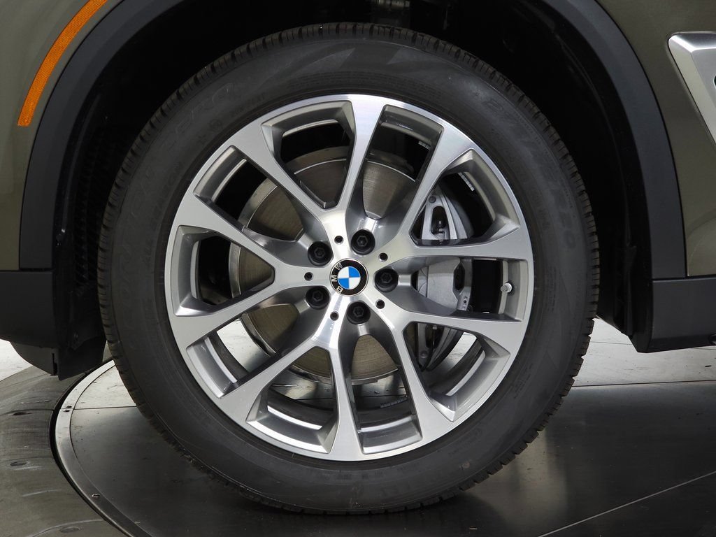Used 2026 BMW X5 xDrive40i w/ Premium Package AWD/4WD image 7
