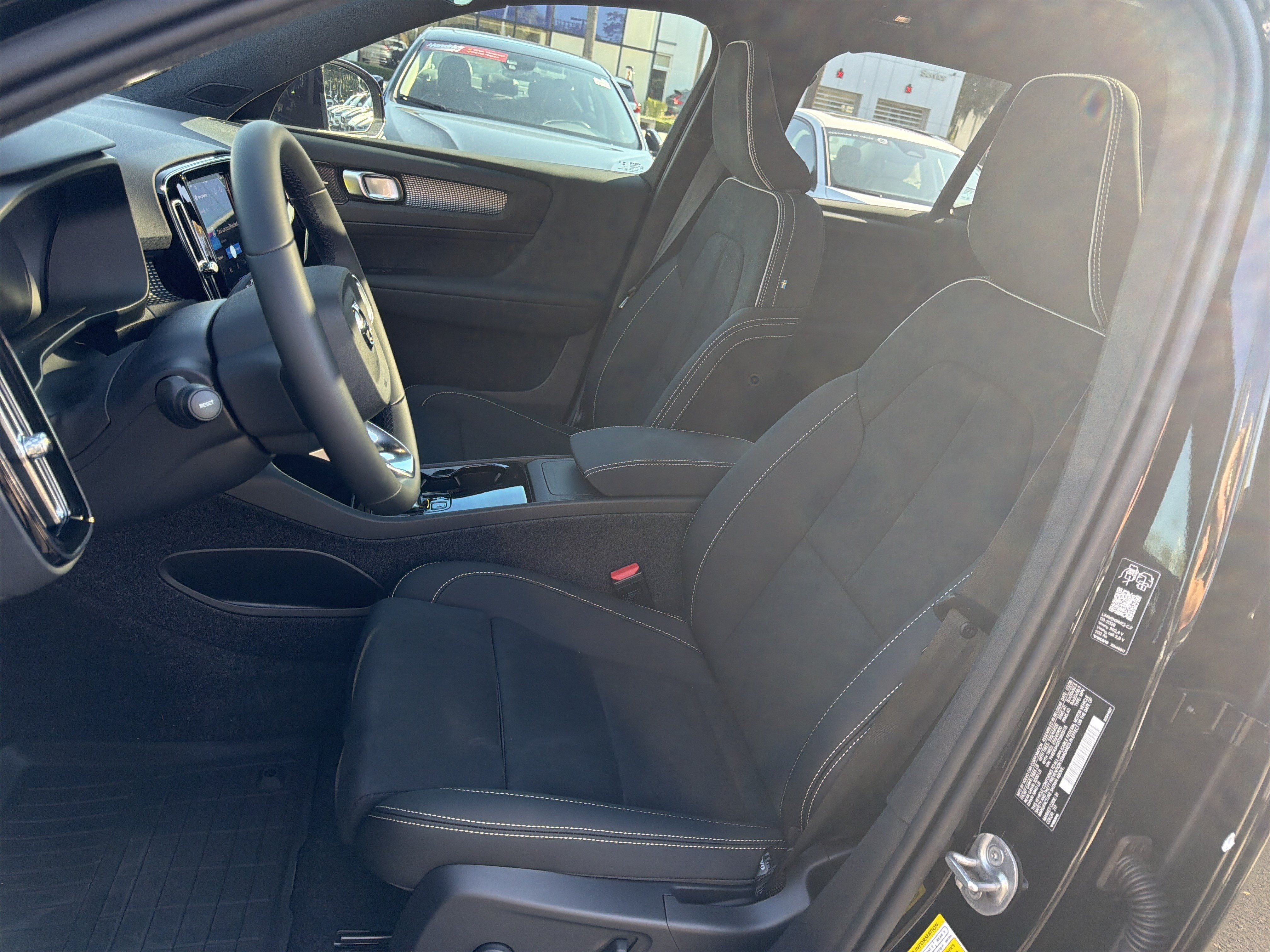 New 2026 Volvo EX40 Ultra AWD/4WD image 15