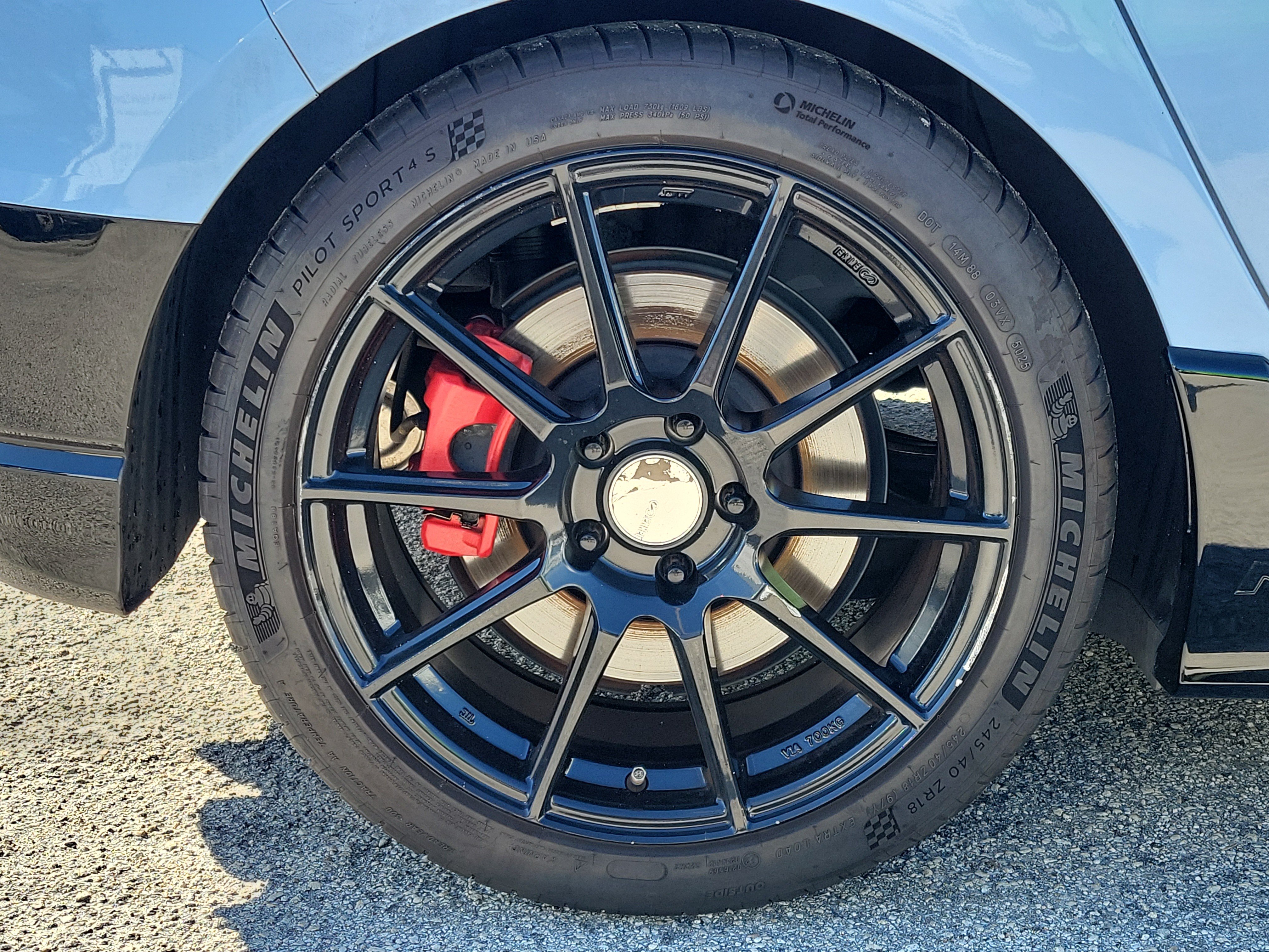 Used 2020 Hyundai Veloster N w/ Performance Package FWD image 2