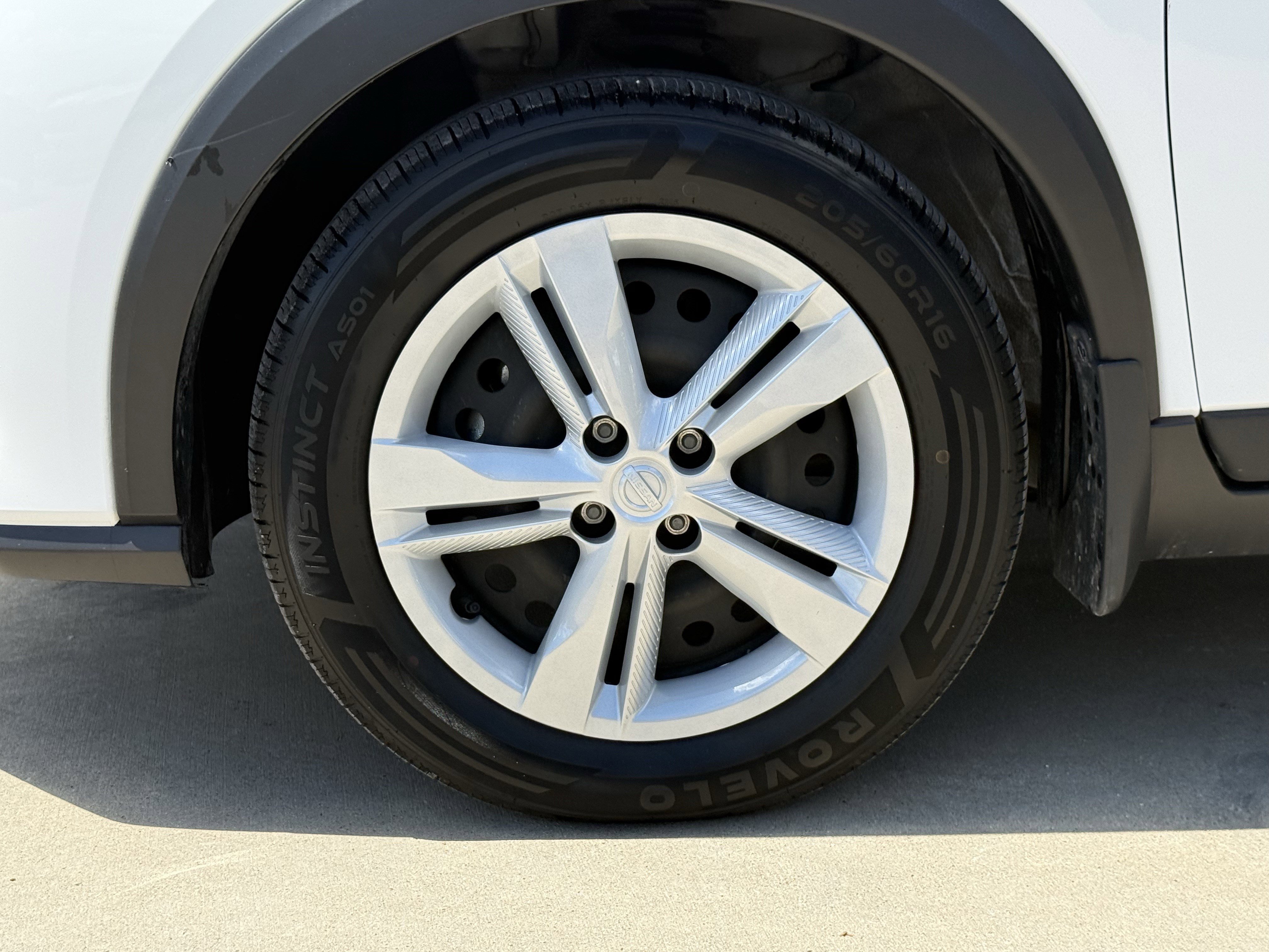 Used 2024 Nissan Kicks S FWD image 13
