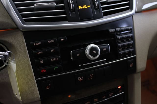 Used 2011 Mercedes-Benz E 350 4MATIC Sedan image 19