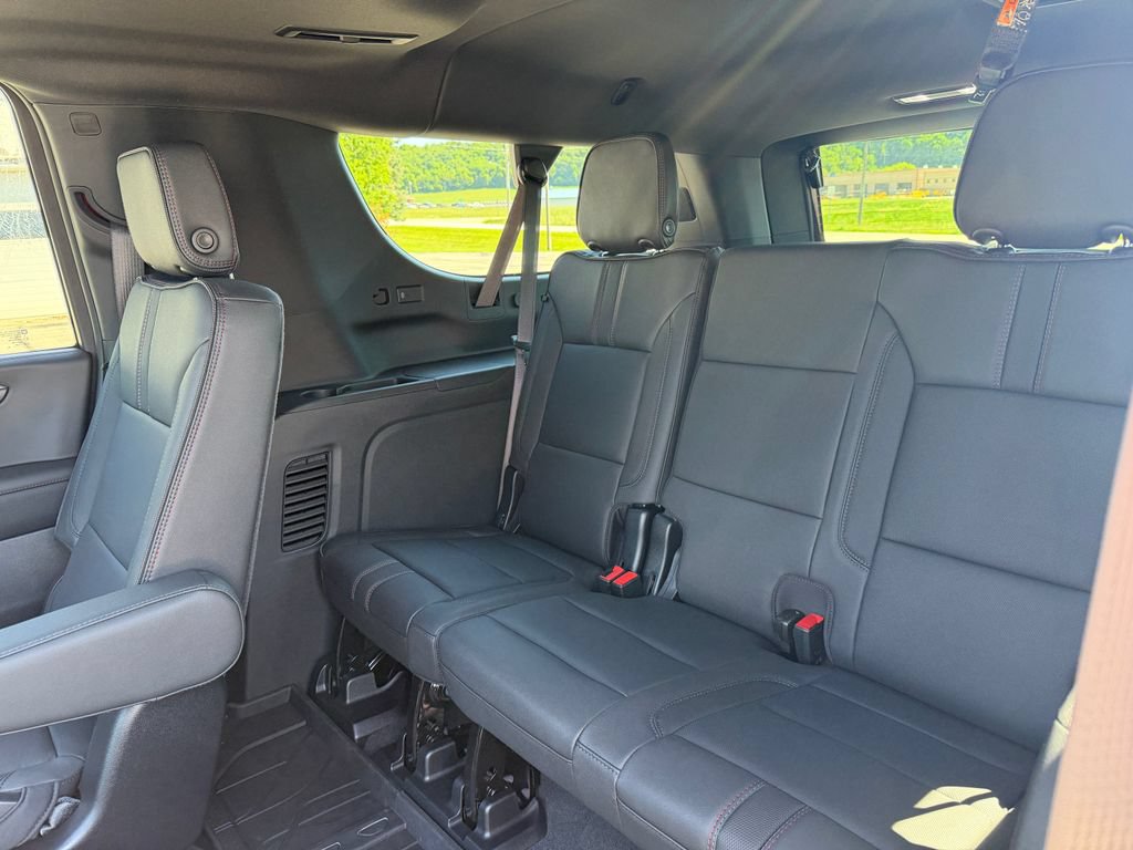New 2026 Chevrolet Suburban RST w/ Comfort Package AWD/4WD image 38