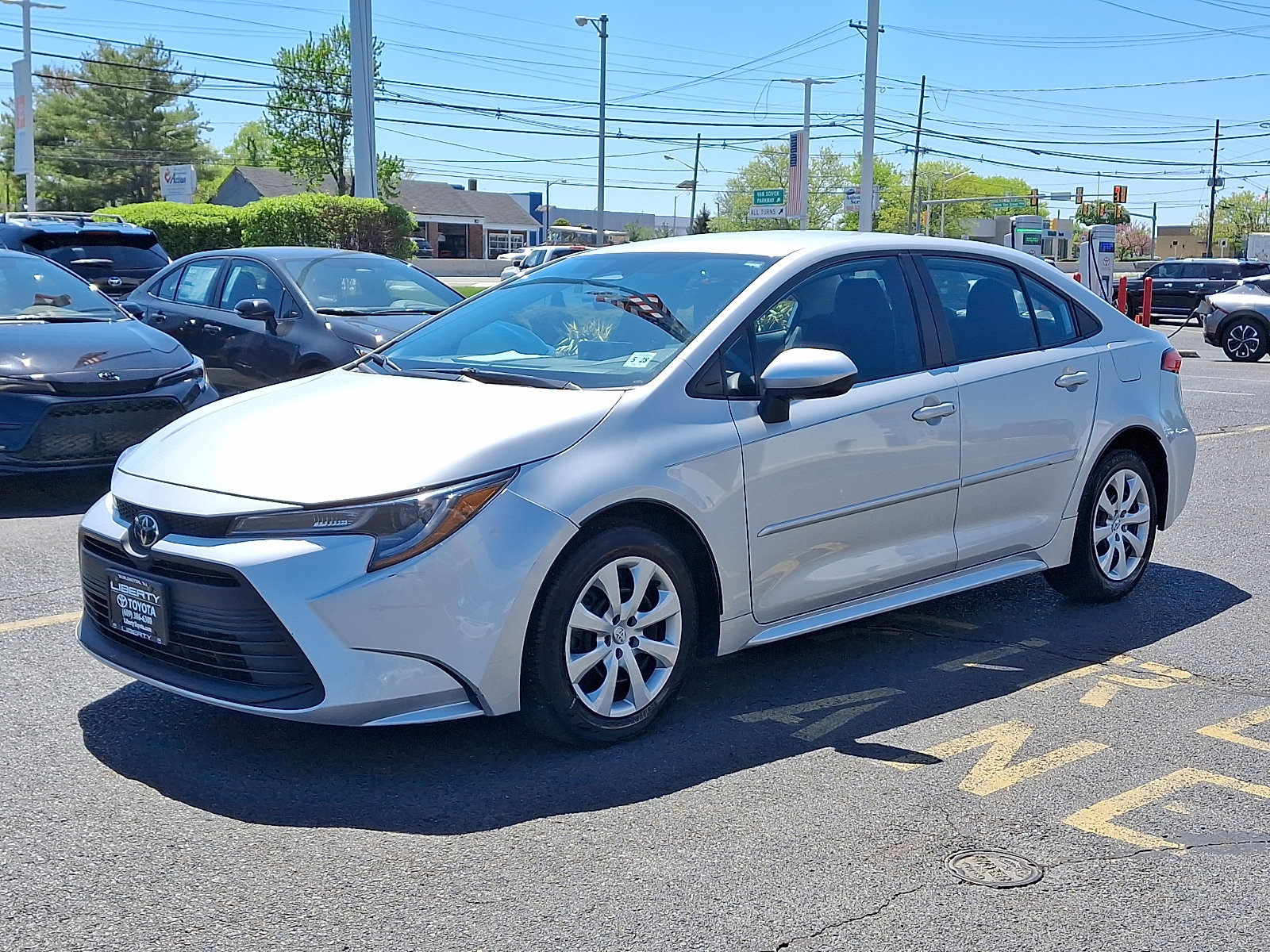 Used 2023 Toyota Corolla LE image 3