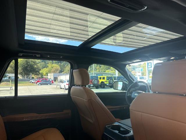 Certified 2024 Ford Expedition Platinum image 24