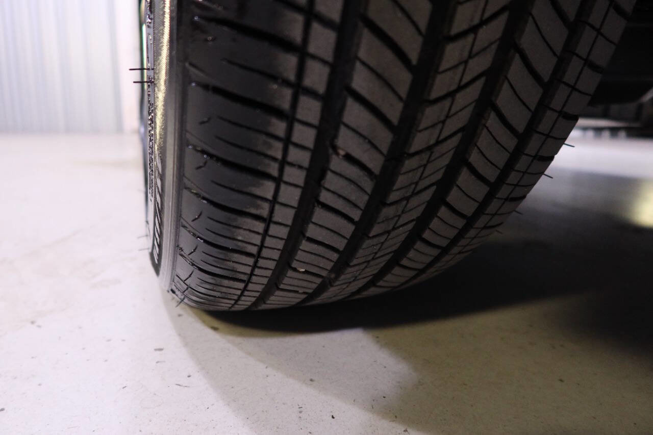 Used 2025 Lexus ES 350 w/ Premium Package image 40