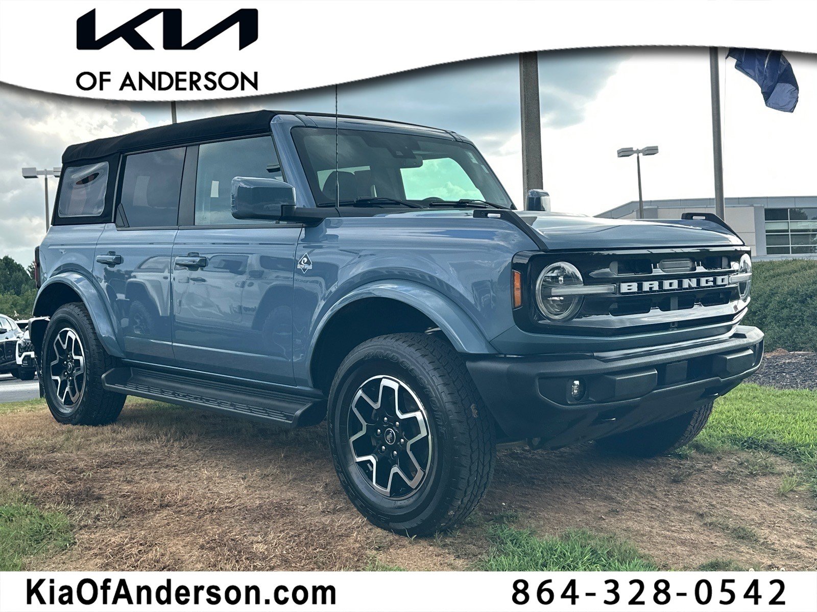 Used 2025 Ford Bronco Outer Banks AWD/4WD image 1