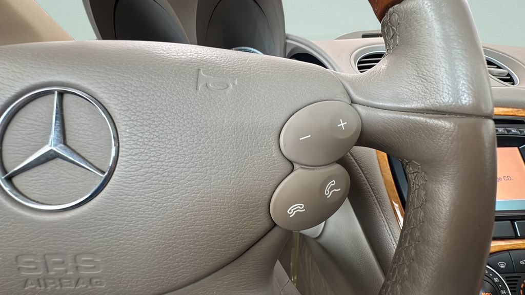 Used 2004 Mercedes-Benz SL 500 image 25