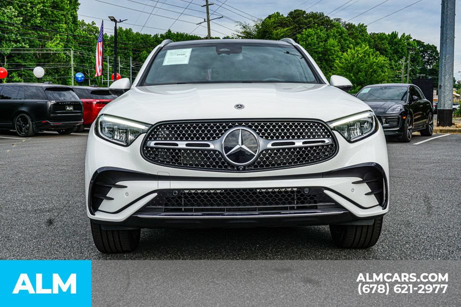 Used 2025 Mercedes-Benz GLC 350e 4MATIC image 10