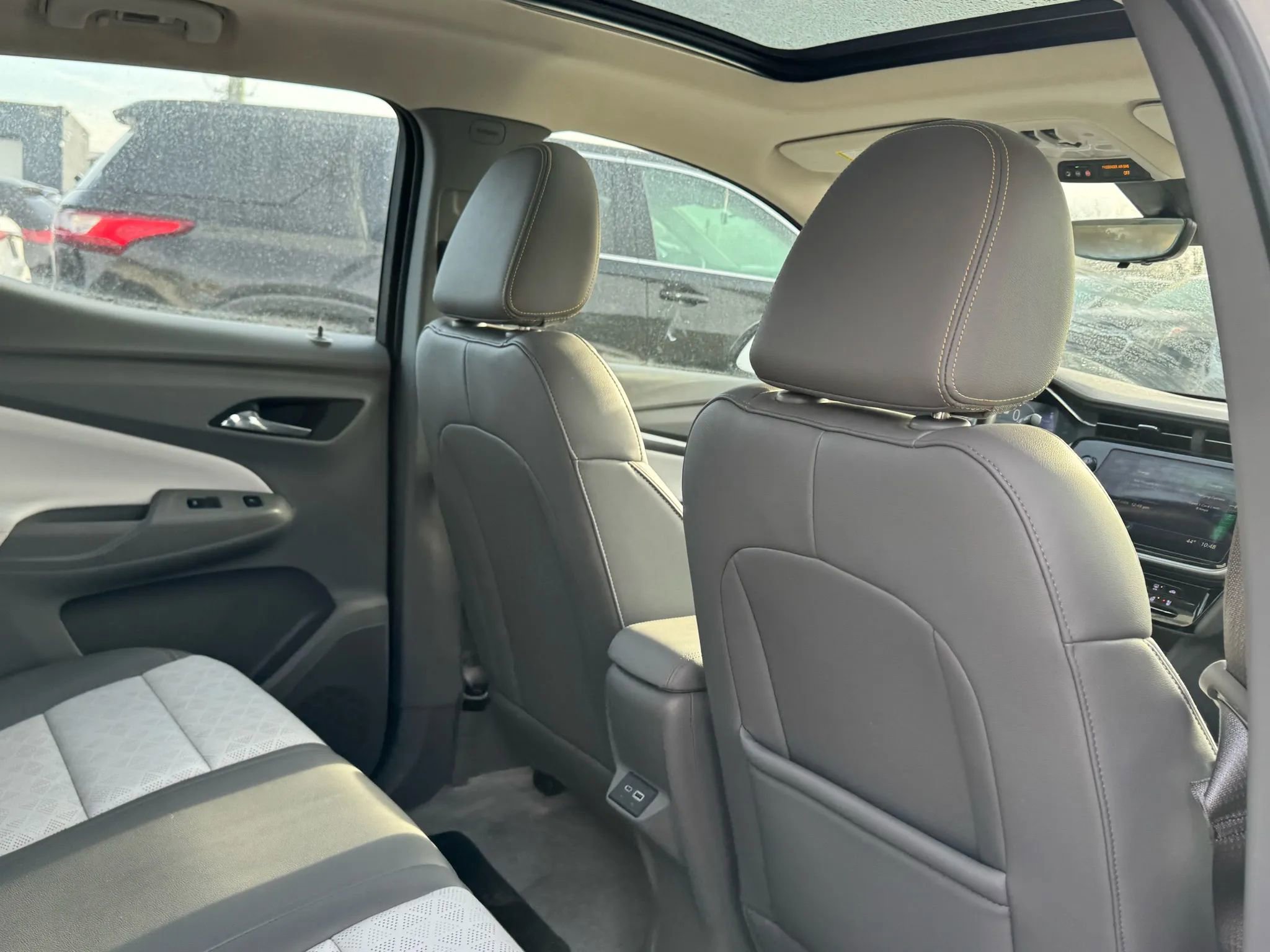 Used 2022 Chevrolet Bolt EUV Premier w/ Sun & Sound Package image 19