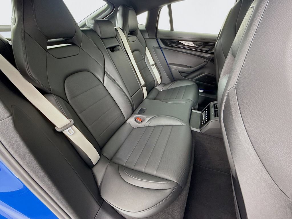 Certified 2025 Porsche Panamera image 29