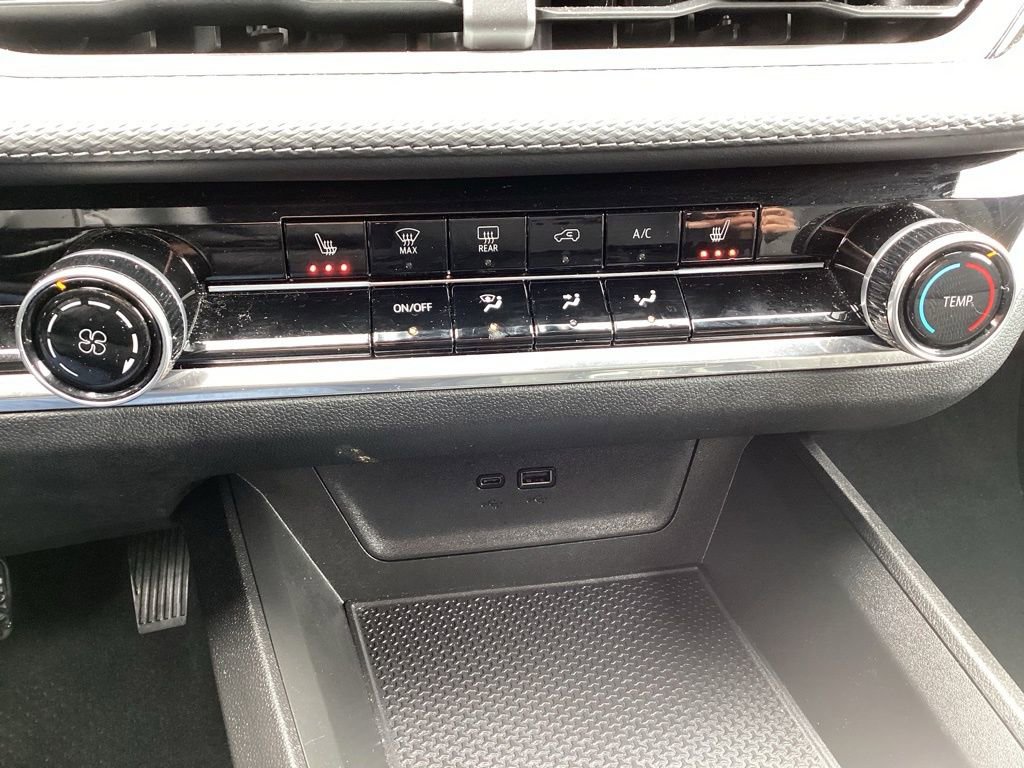 Used 2025 Chevrolet Equinox LT image 22