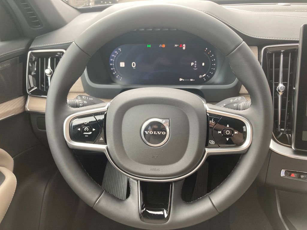 New 2026 Volvo XC90 B6 Plus w/ Protection Package Premier image 10