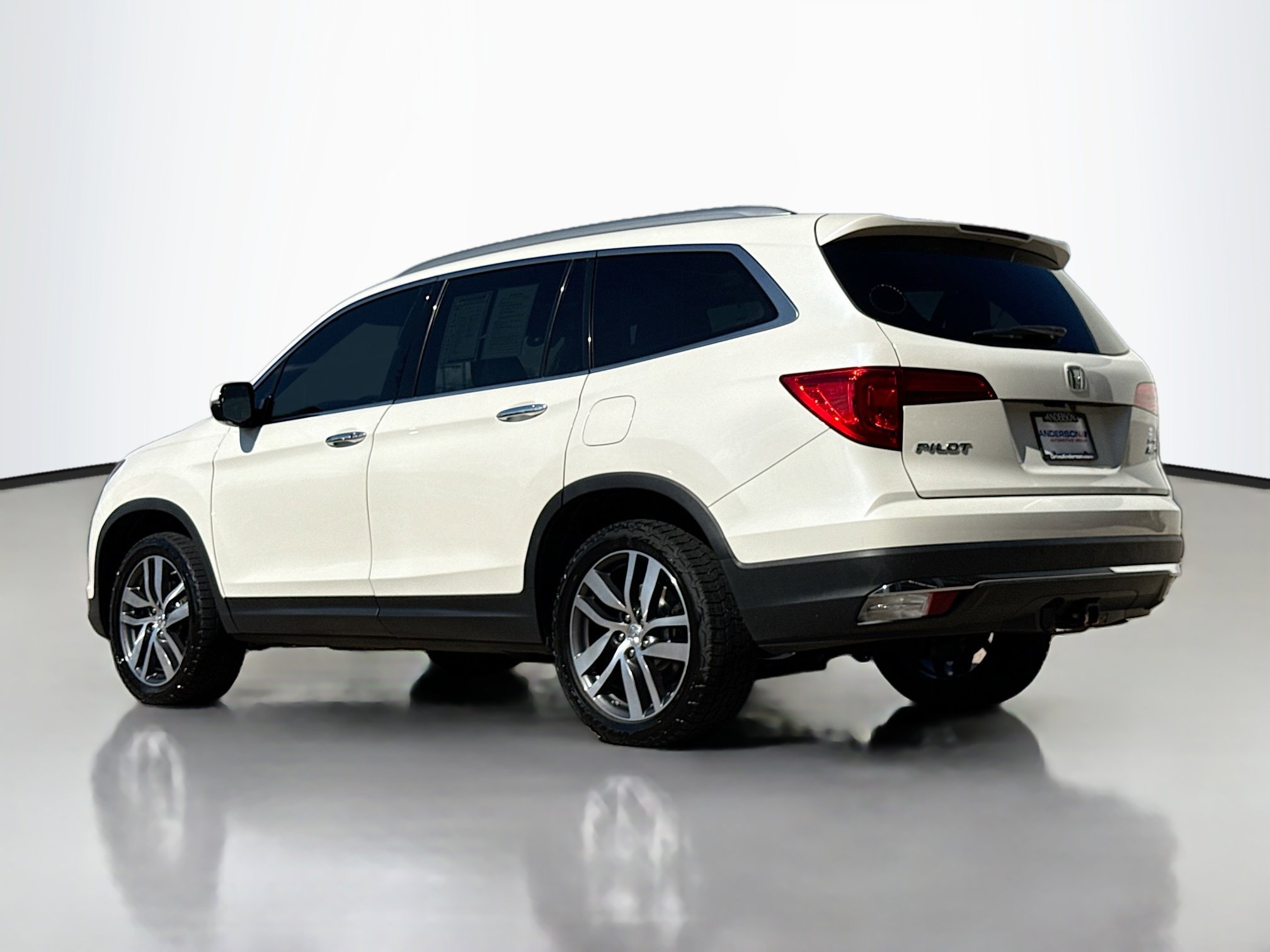 Used 2017 Honda Pilot Elite image 14