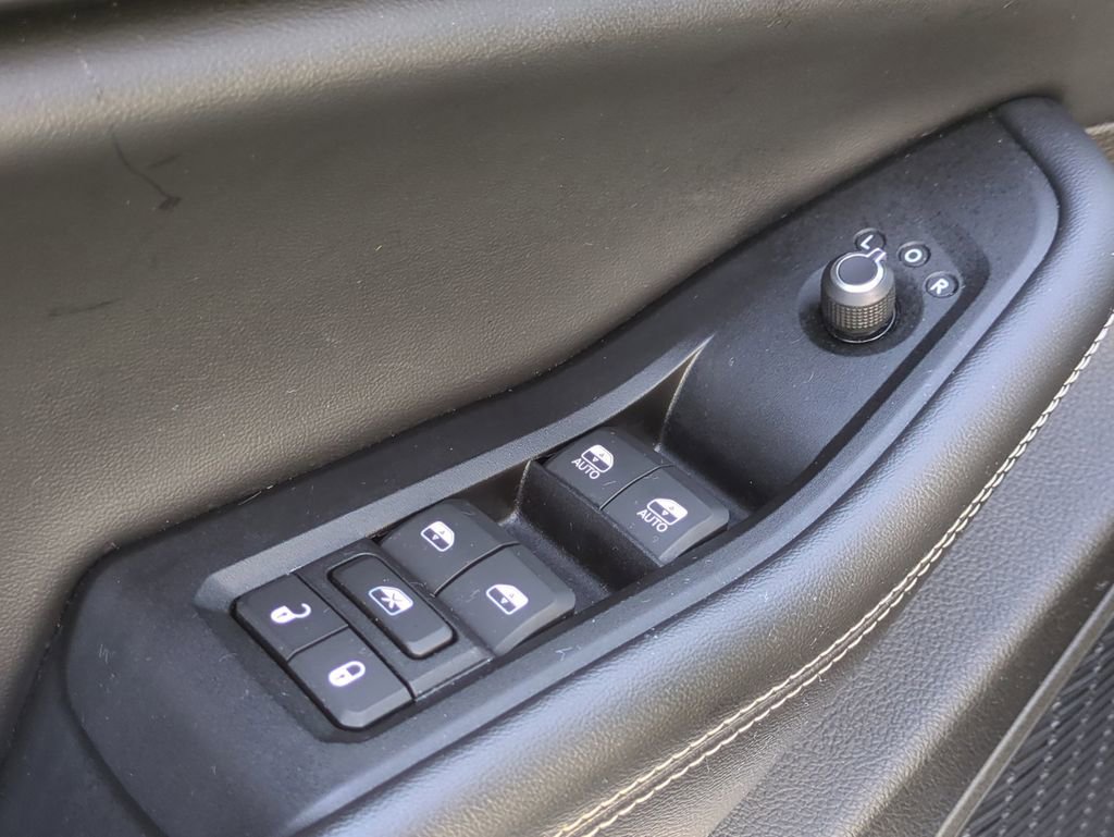 Used 2023 Jeep Grand Cherokee Altitude image 25