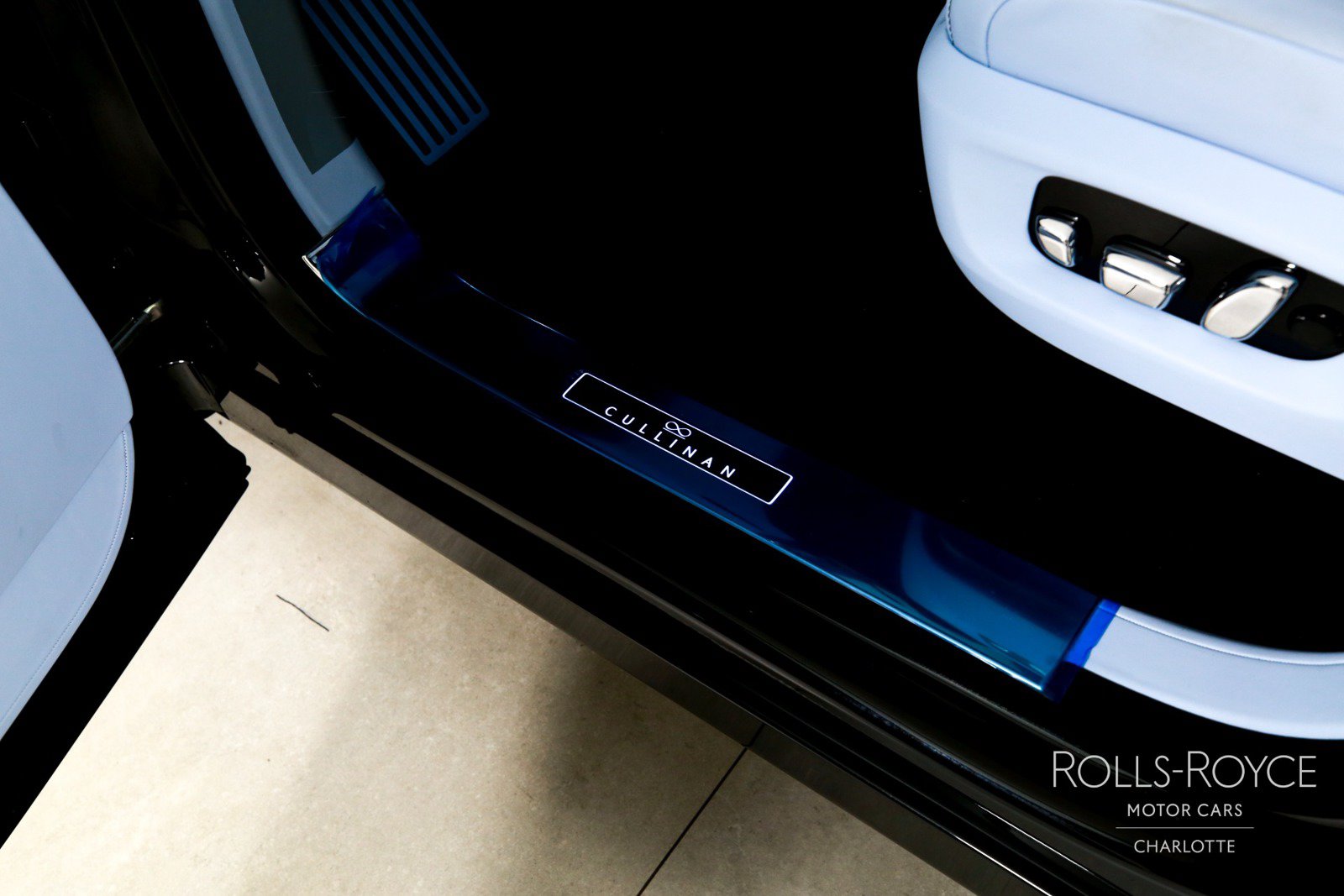 New 2027 Rolls-Royce Cullinan Black Badge AWD/4WD image 17