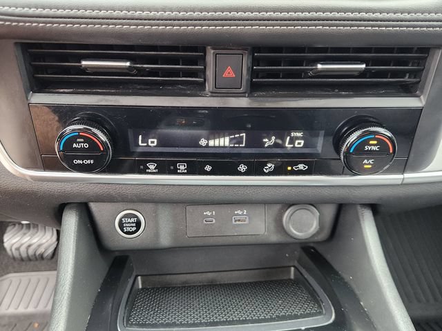 Used 2023 Nissan Rogue SV FWD image 18