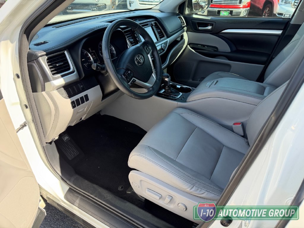 Used 2016 Toyota Highlander XLE AWD/4WD image 13