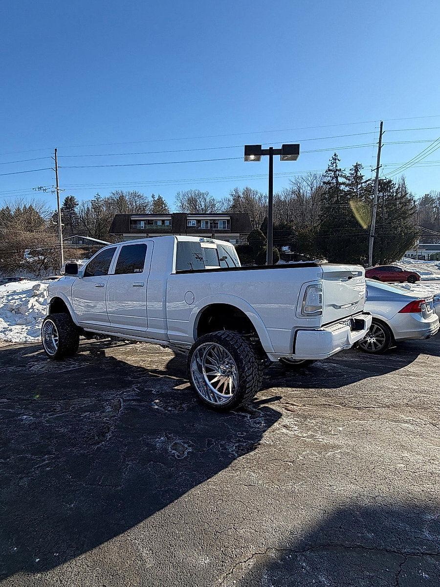 Used 2022 RAM 2500 Laramie image 21