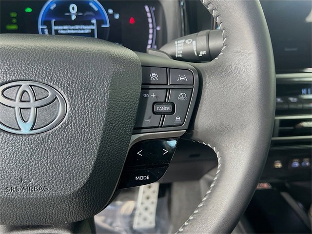 Used 2025 Toyota Camry SE image 17