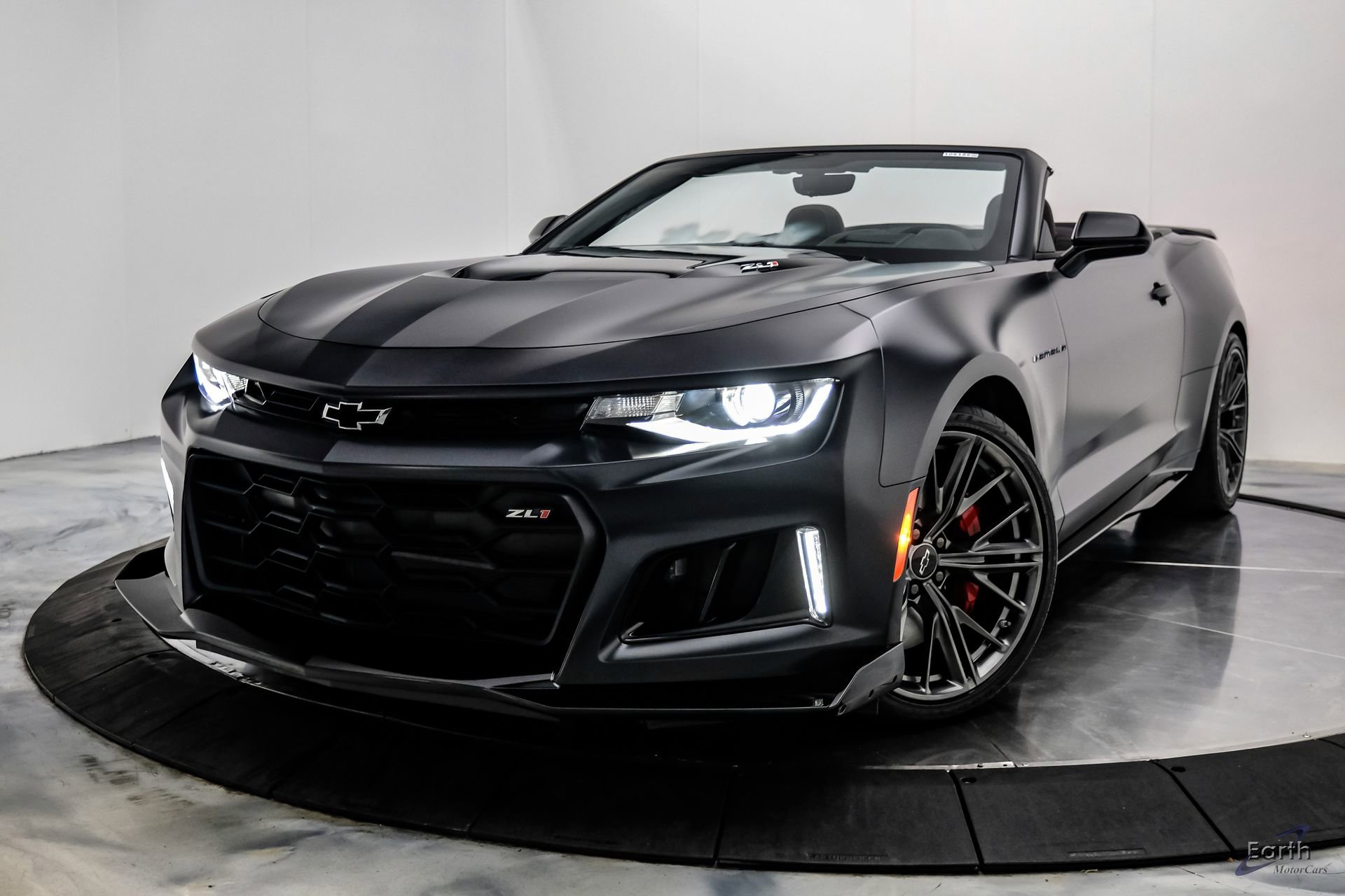 Used 2024 Chevrolet Camaro ZL1 RWD image 4