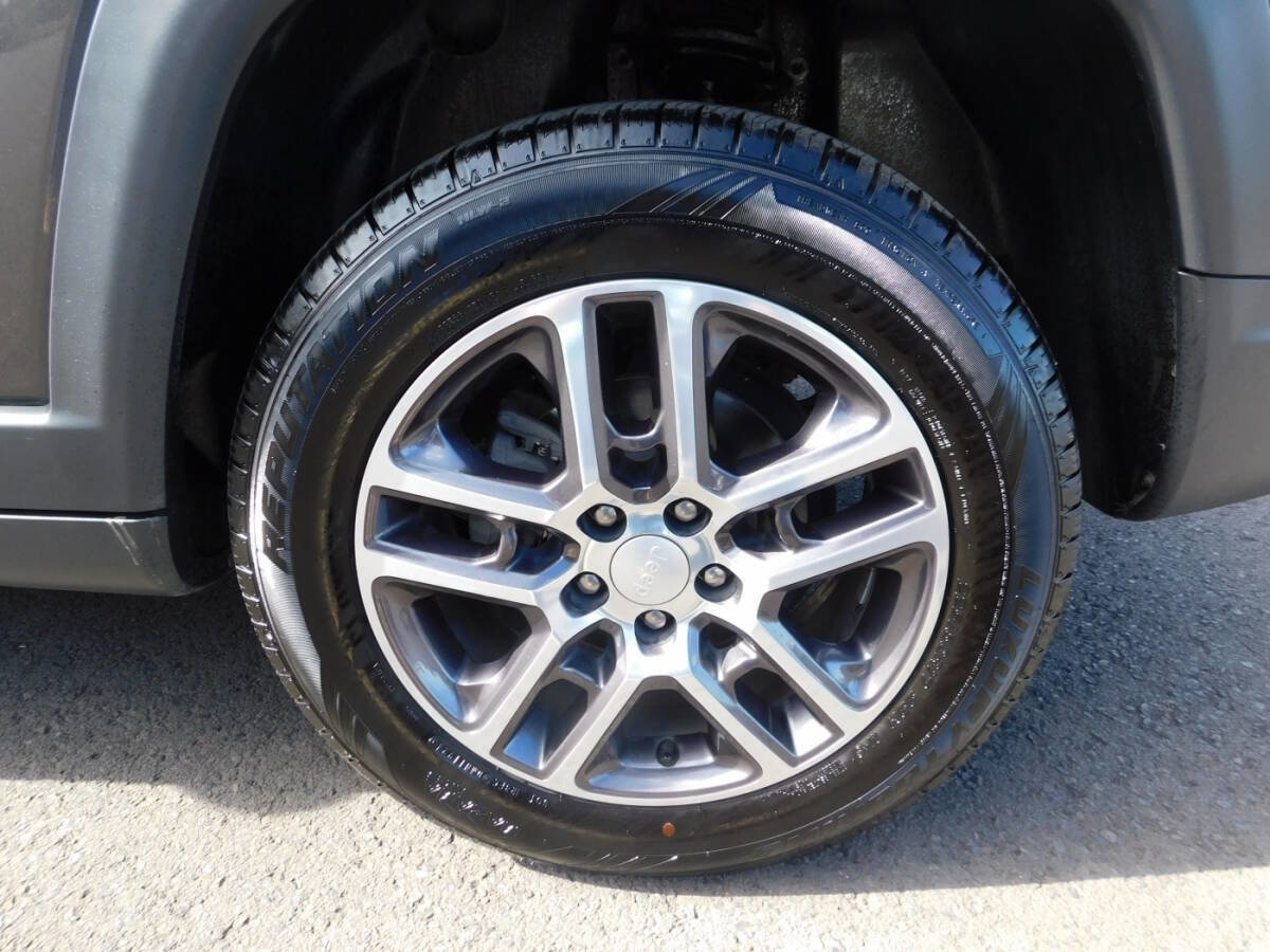 Used 2017 Jeep Compass Latitude w/ Popular Equipment Group image 24