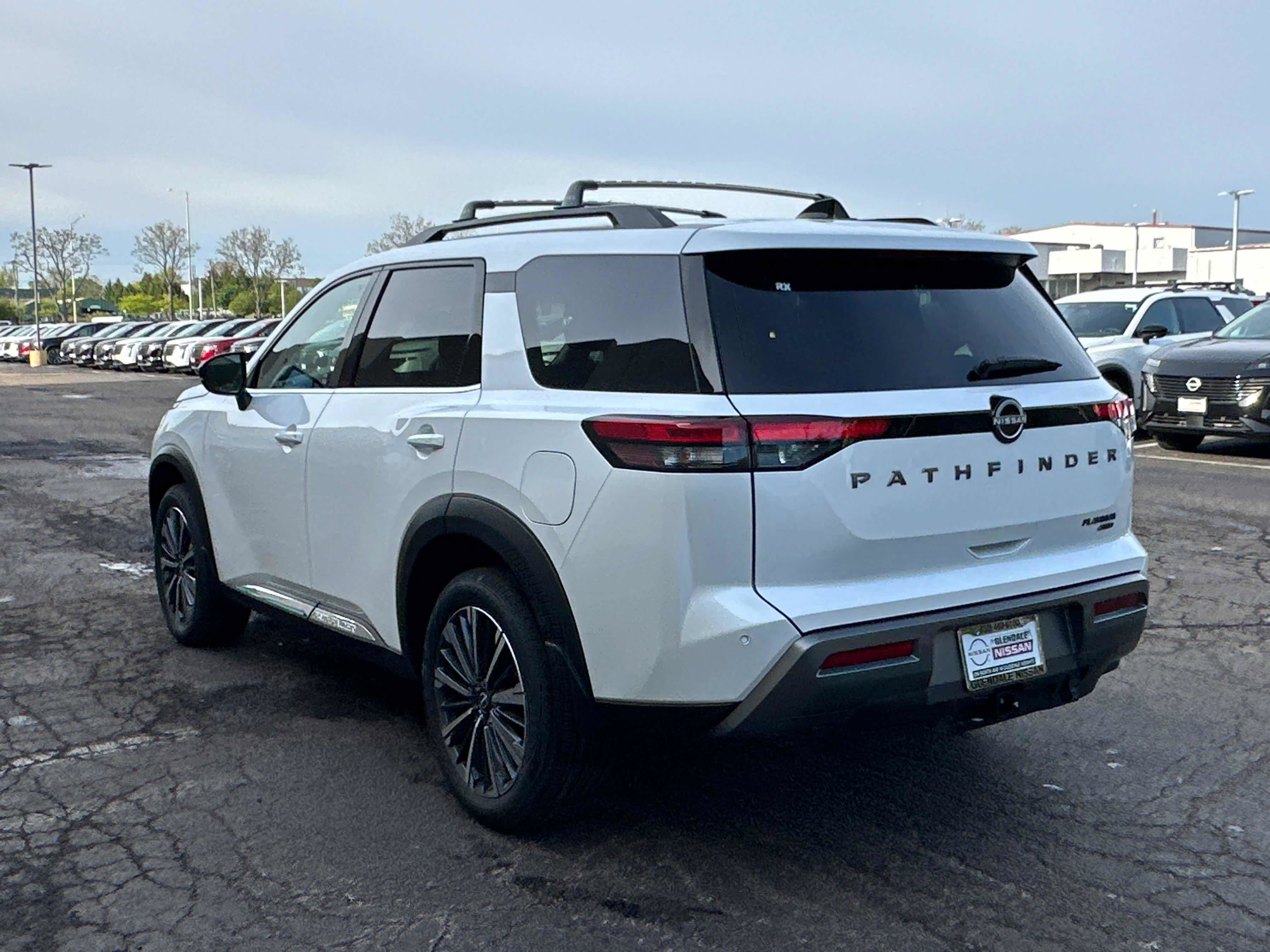New 2026 Nissan Pathfinder Platinum AWD/4WD image 6