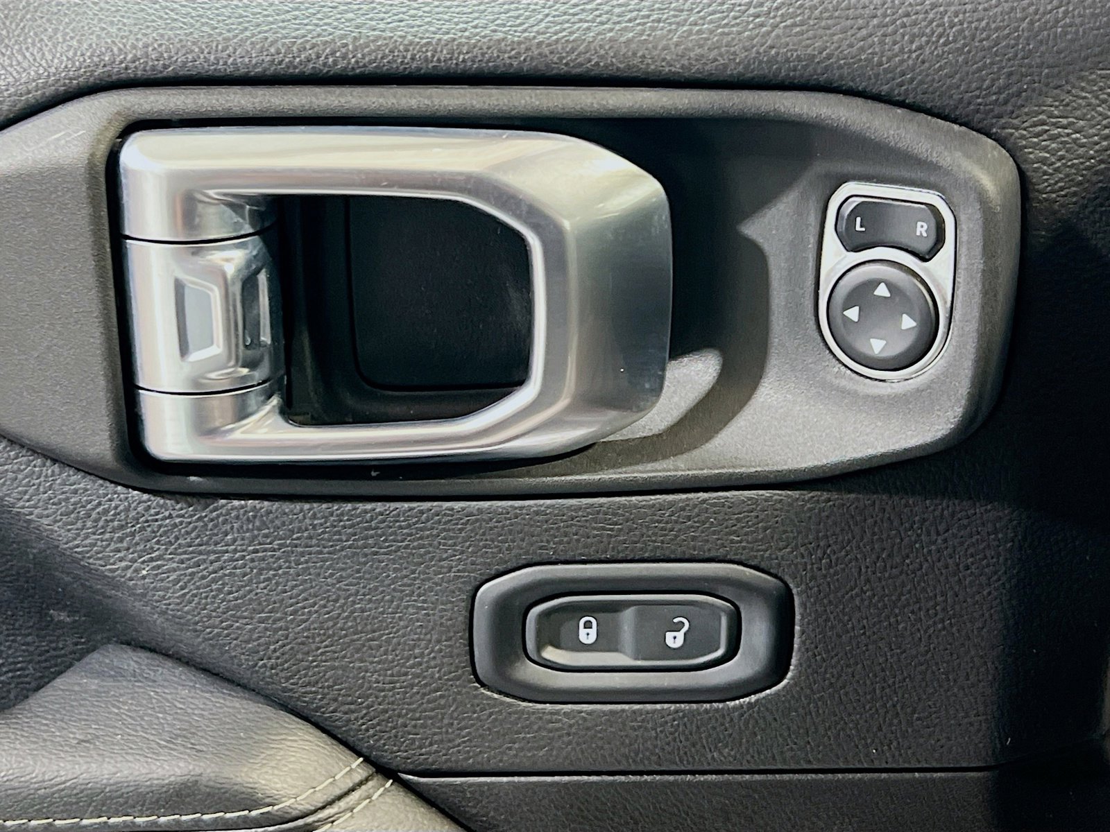 Used 2022 Jeep Wrangler Unlimited Sahara w/ LED Lighting Group image 14