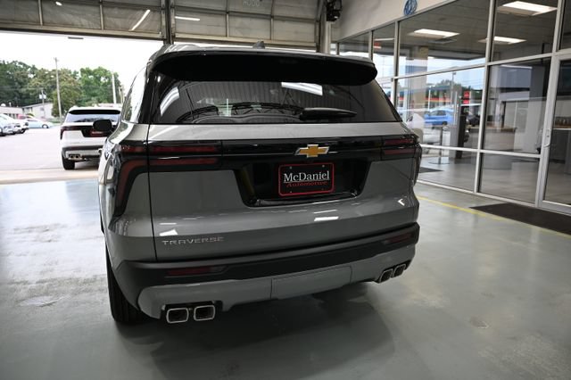 New 2027 Chevrolet Traverse LT w/ Driver Confidence Package FWD image 6