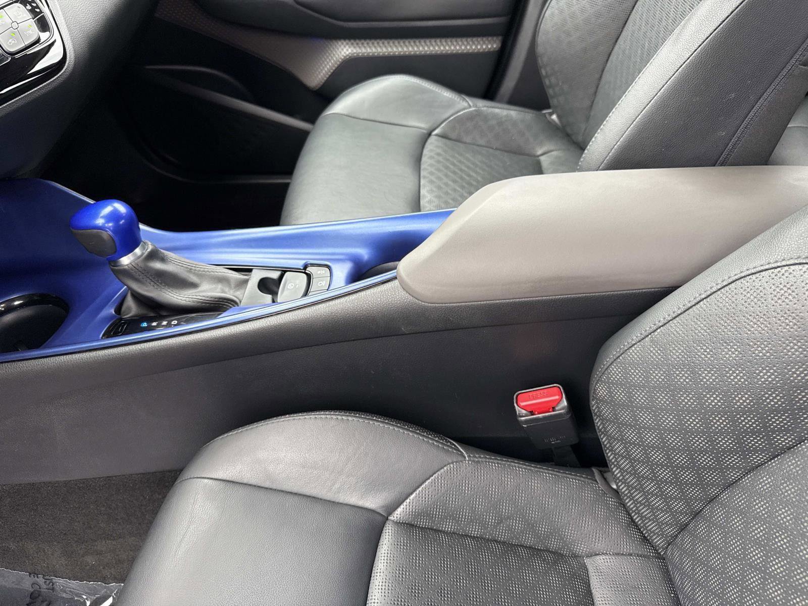 Used 2021 Toyota C-HR Limited image 15