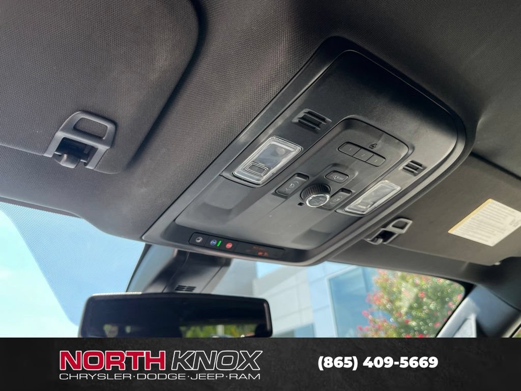 Used 2021 Chevrolet Suburban RST w/ Luxury Package AWD/4WD image 9